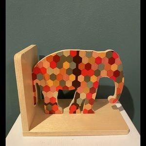 WOLFUM Burch Wood Elephant Bookend COLORFUL